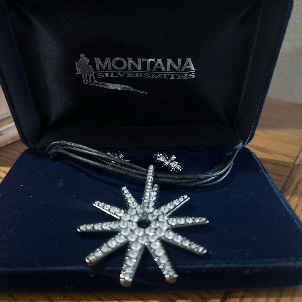 Montana Silversmiths Radiant Silver Pendant